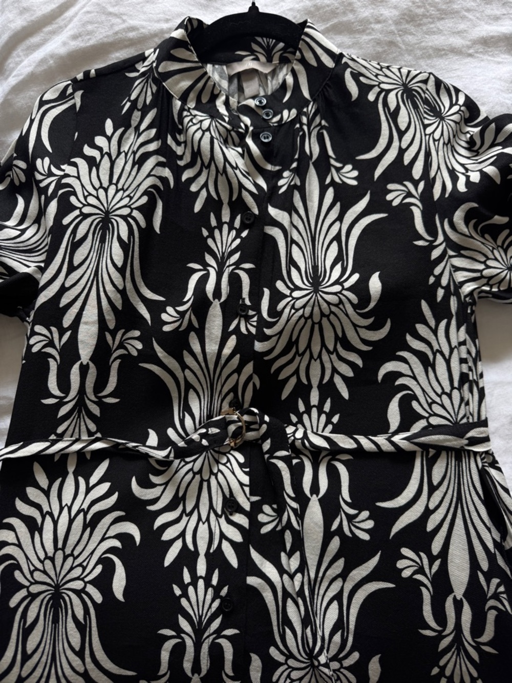 H&M Black and White Long-Sleeve Printed Midi Dress - Picture 4 of 9